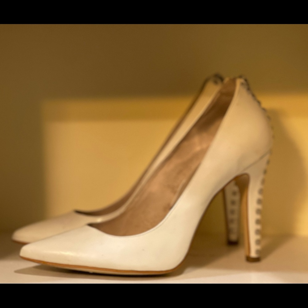 michael kors white pumps